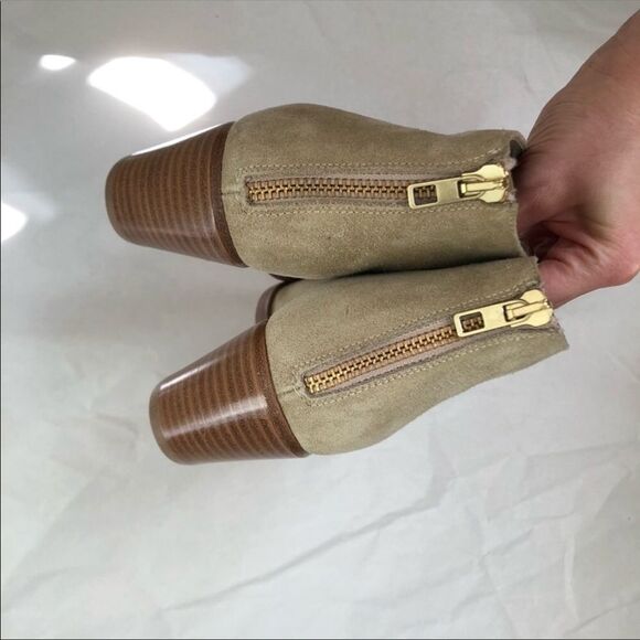 VINCE Havana Ankle Bootie Sz 6.5 New Front Slit Stacked Block Heel Boho Cottage - Picture 8 of 13